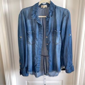 Cloth & Stone Chambray Denim Button Down Shirt Size M Frayed Hem Lightweight